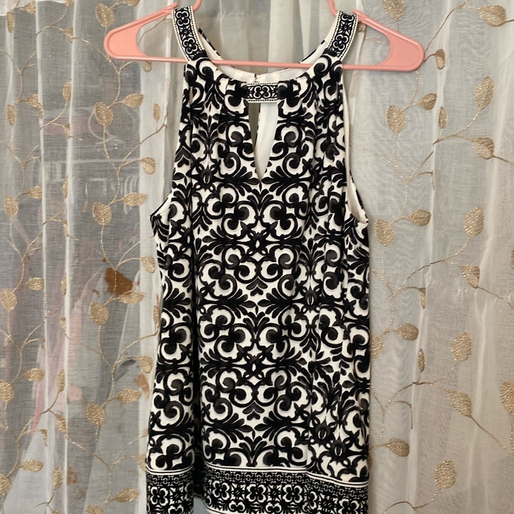 White House Black Market tank